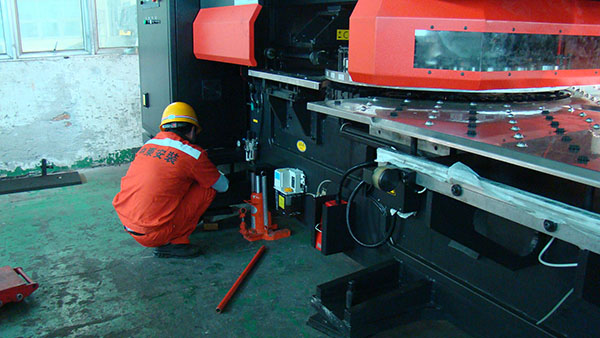 下雨天，無(wú)錫設(shè)備搬運(yùn)該怎樣進(jìn)行操作？